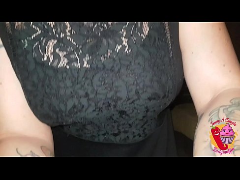 ❤️ Uma meia-irmã ordinária dá-lhe um broche e espanhol Sexo de qualidade em nós ☑