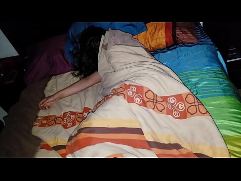 ❤️ Stepson berating a sua jovem madrasta enquanto ela dorme. Sexo de qualidade em nós ☑